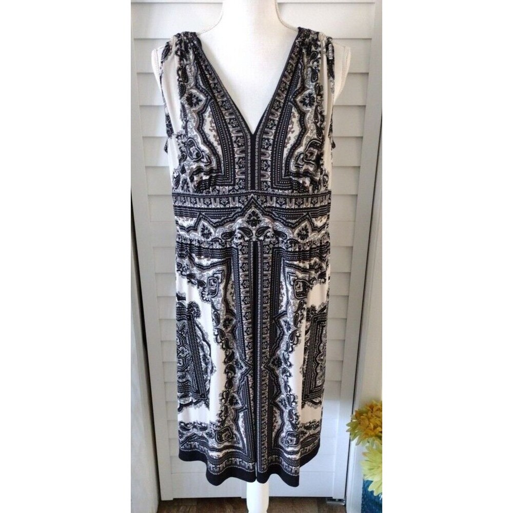 dressbarn Black and White Sleeveless V-Neck Printed Midi Dress